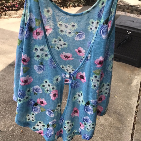 Flower open back top - Picture 3 of 3